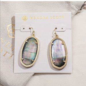 Kendra Scott Elle Gold Earring in Black MOP